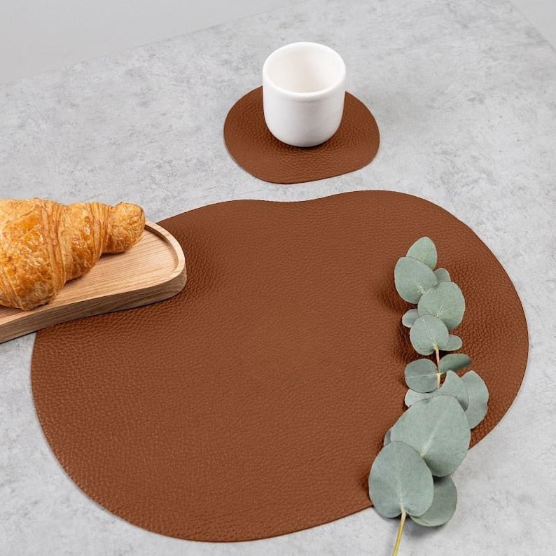 Tischset und Untersetzer aus Naturleder – Beige, Schwarz, Elfenbein, Hellgrau, Olivgrün, Rostbraun, Dunkelblau – 12 x 13 cm und 29 x 36 cm