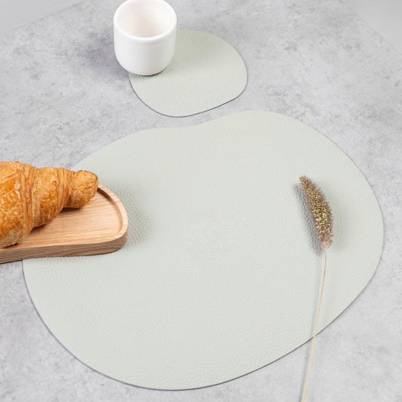 Tischset und Untersetzer aus Naturleder – Beige, Schwarz, Elfenbein, Hellgrau, Olivgrün, Rostbraun, Dunkelblau – 12 x 13 cm und 29 x 36 cm