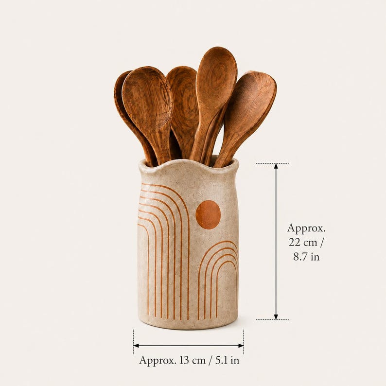 Küchenutensilienhalter aus Keramik, hoher Behälter mit abstraktem Sonnenmotiv, Organizer für die Arbeitsplatte in Creme und Terrakotta, 22 cm